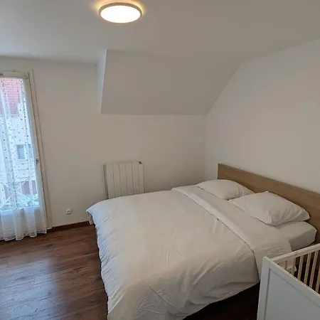 Comfortable House, 1 Mins From Train Station Plaisir