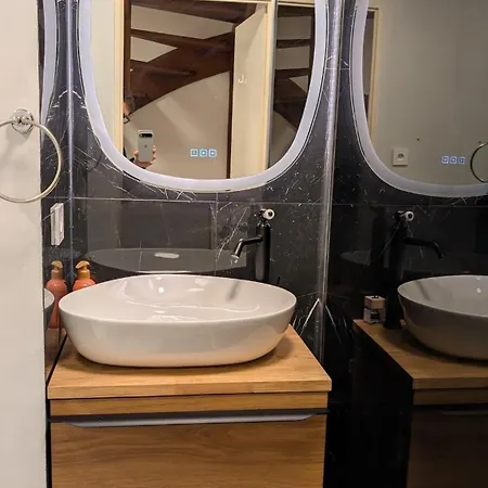 Dom wakacyjny Comfortable House, 1 Mins From Train Station Plaisir